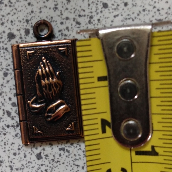 UNIQUE FIND Copper serenity prayer chapbook bible pendant - Picture 3 of 4
